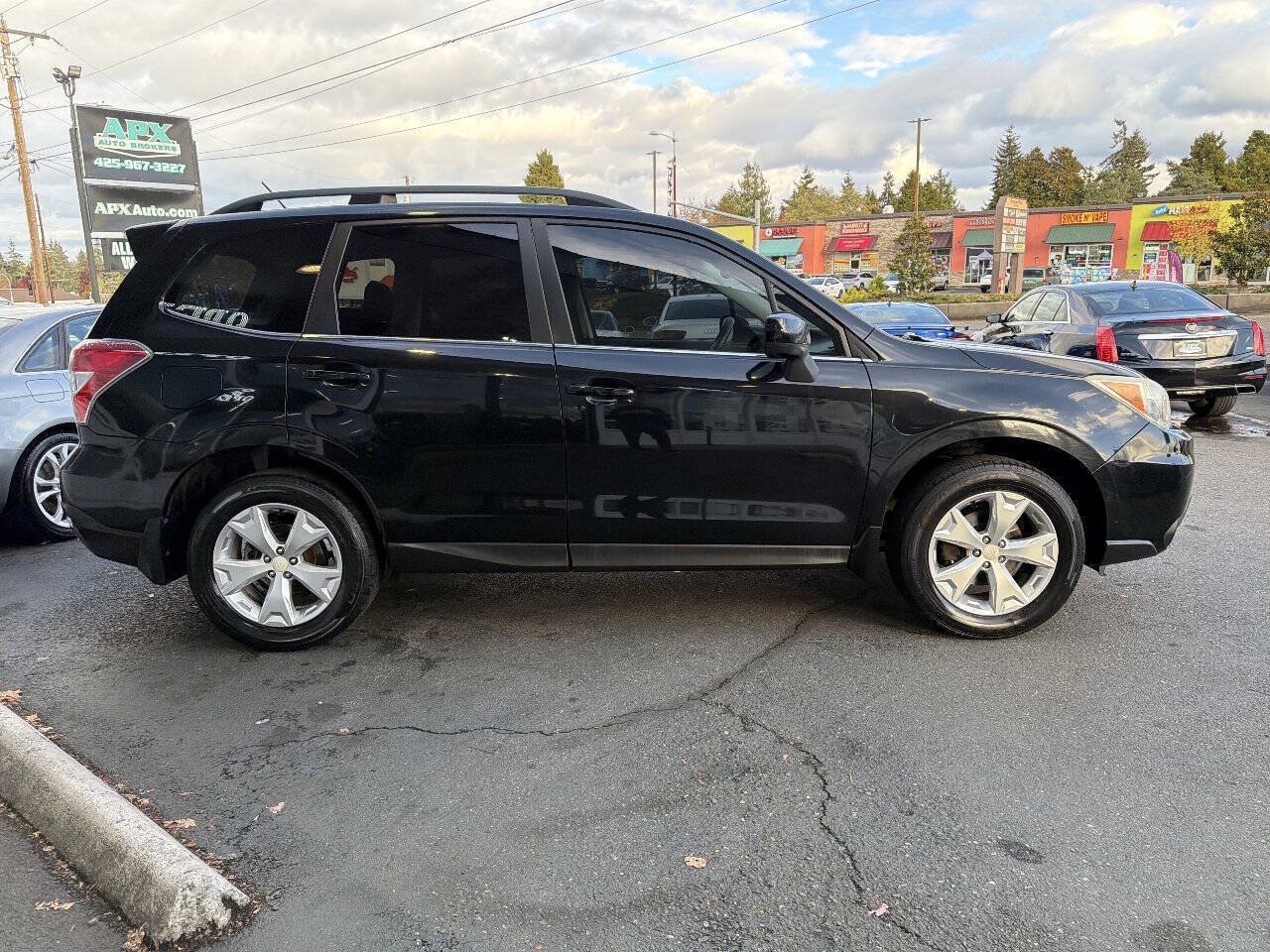 Used 2014 Subaru Forester 2.5i Limited AWD/4WD image 8