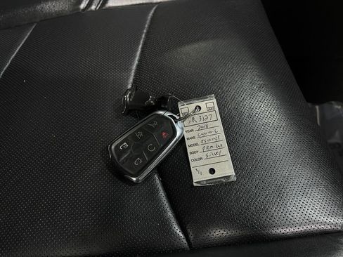 Used 2018 Cadillac Escalade Premium Luxury image 43