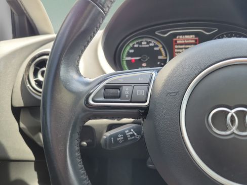 Used 2016 Audi A3 e-tron Premium Plus w/ Premium Plus Package FWD image 21