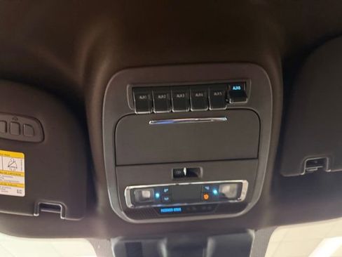 New 2026 Ford F250 4x4 Crew Cab Super Duty image 17