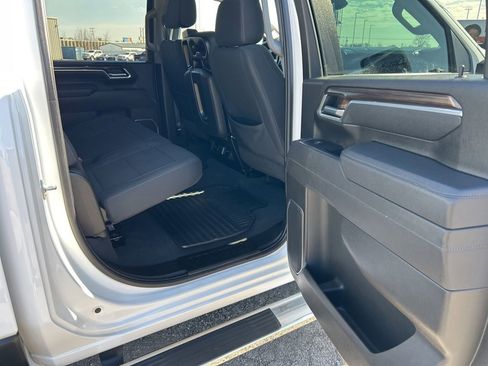 Used 2025 Chevrolet Silverado 2500 LT w/ Convenience Package image 21