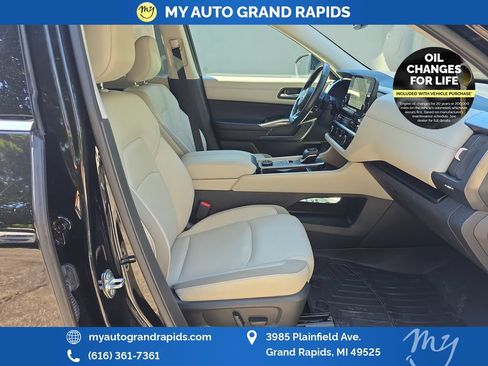 Used 2022 Nissan Pathfinder SL AWD/4WD image 21