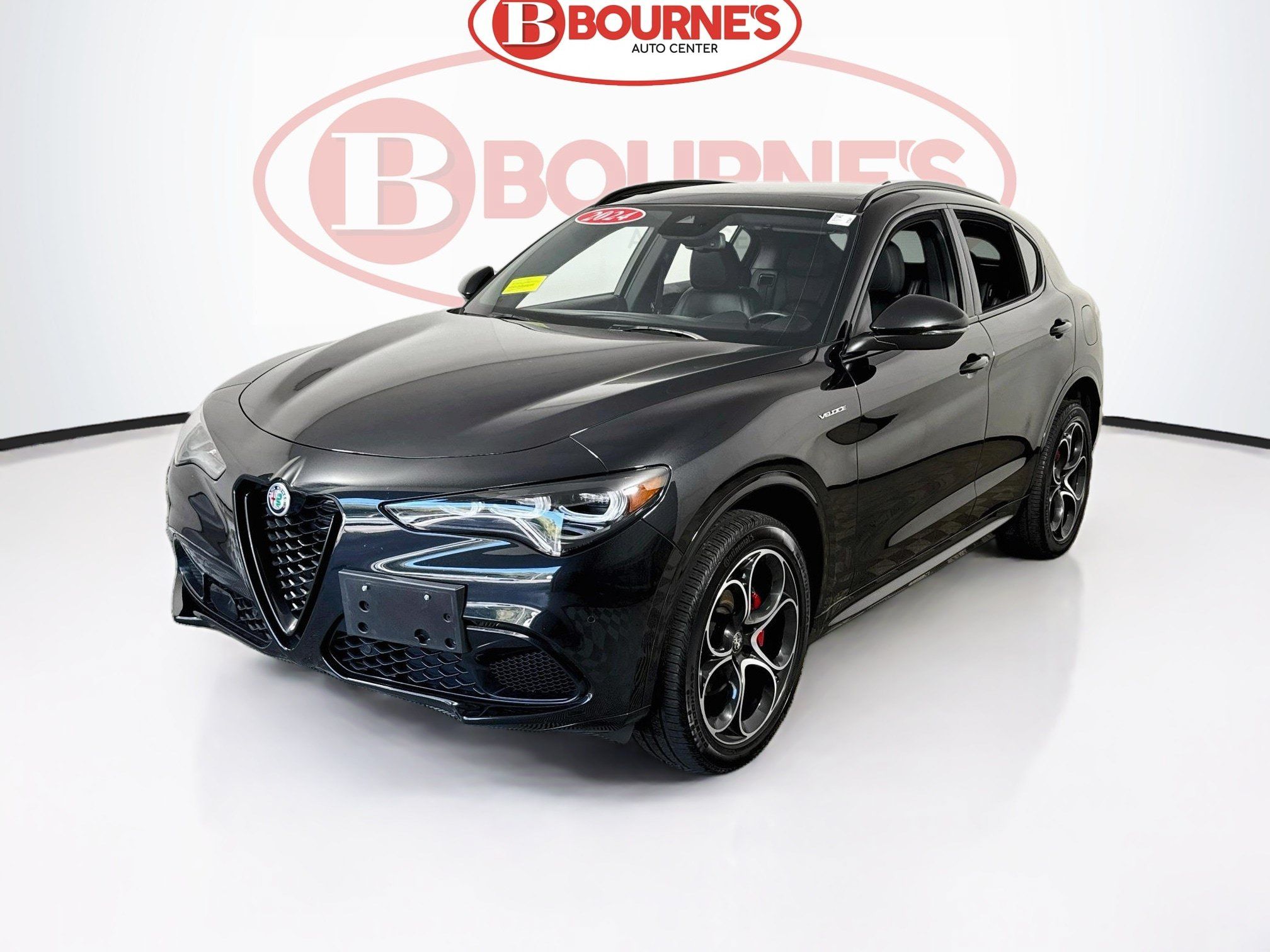 Used 2024 Alfa Romeo Stelvio Veloce AWD/4WD image 7