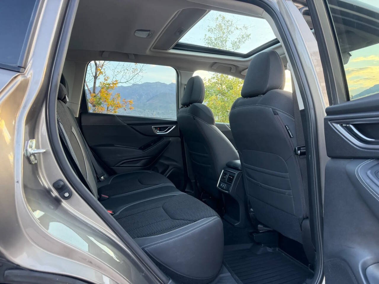 Used 2020 Subaru Forester Premium w/ Popular Package #1 AWD/4WD image 15