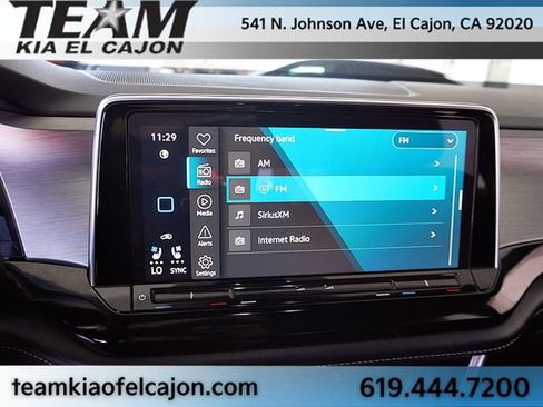Used 2024 Volkswagen Atlas Cross Sport SE FWD image 24