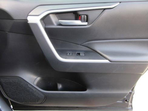 Used 2024 Toyota RAV4 XLE AWD/4WD image 23