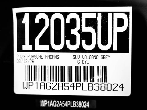 Certified 2023 Porsche Macan S AWD/4WD image 31