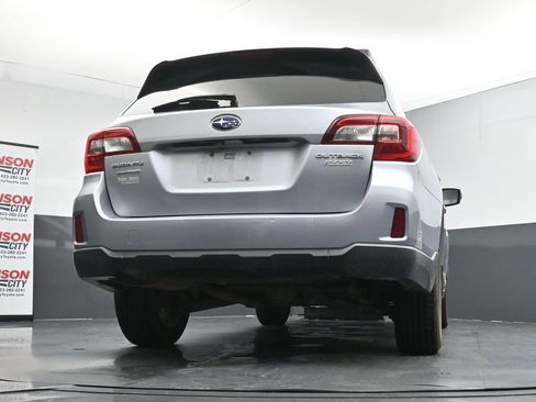 Used 2017 Subaru Outback 2.5i Premium AWD/4WD image 23