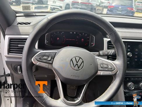 Used 2023 Volkswagen Atlas Cross Sport SE w/ Panoramic Sunroof Package AWD/4WD image 16