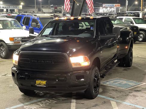 Used 2015 RAM 3500 Tradesman w/ Chrome Appearance Group image 9