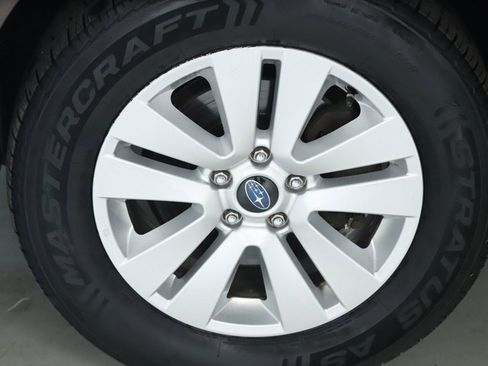 Used 2019 Subaru Outback 2.5i Premium image 38