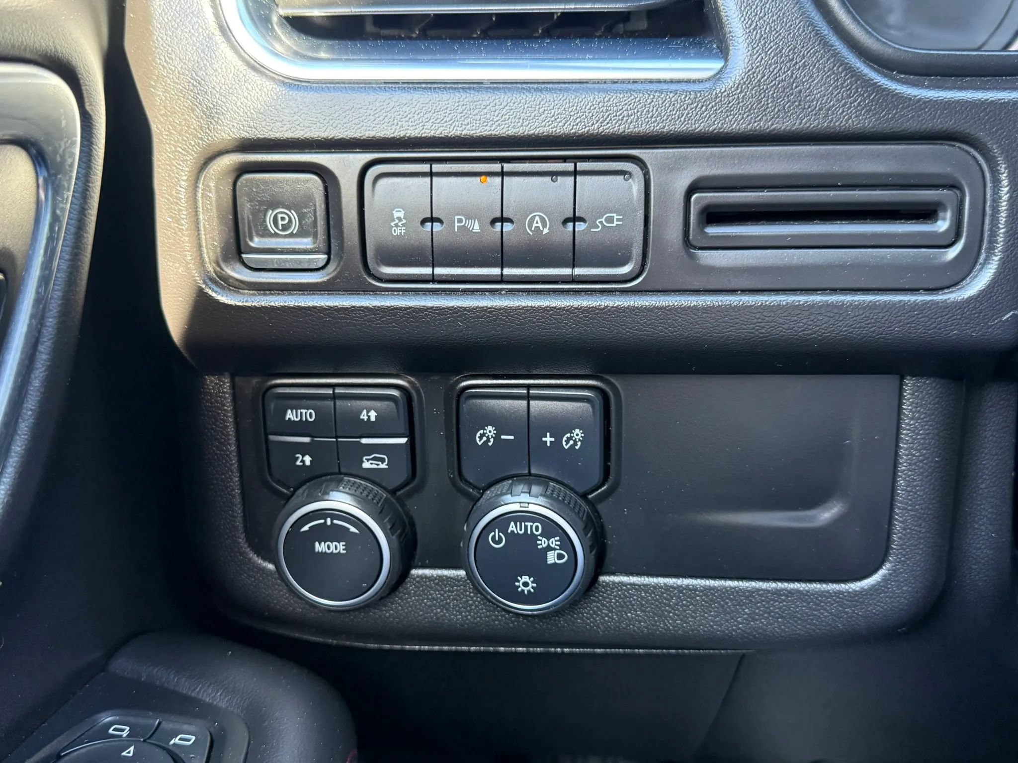 Used 2021 Chevrolet Tahoe RST w/ Rear Media and Nav Package AWD/4WD image 16