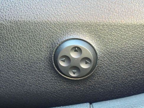 Used 2025 Mercedes-Benz C 300 4MATIC Sedan image 14