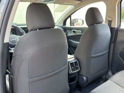 Used 2024 Kia Sportage LX AWD/4WD image 30