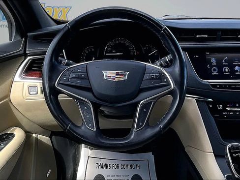 Used 2018 Cadillac XT5 Luxury w/ Driver Awareness Package AWD/4WD image 12