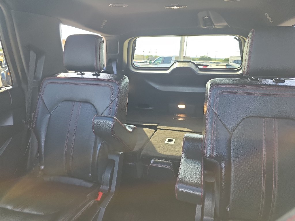 Used 2023 Ford Expedition Limited AWD/4WD image 7