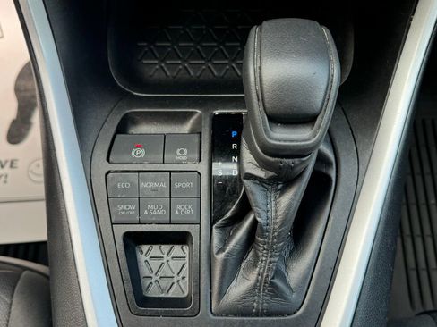 Used 2021 Toyota RAV4 XLE w/ Convenience Package AWD/4WD image 30