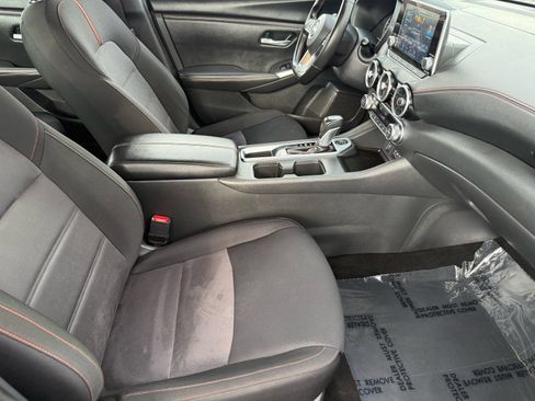 Used 2025 Nissan Sentra SR FWD image 30