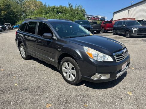 Used 2011 Subaru Outback 2.5i Limited w/ PWR Moonroof Pkg AWD/4WD image 4