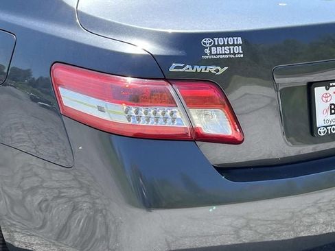 Used 2011 Toyota Camry LE w/ LE Extra-Value Pkg FWD image 5