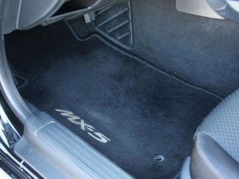 Used 2007 MAZDA MX-5 Miata Touring RWD image 40