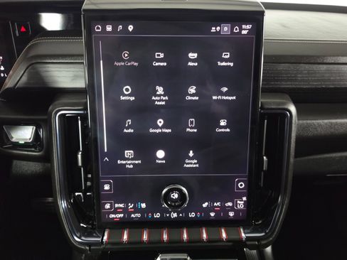 Used 2025 GMC Yukon AT4 Ultimate image 28