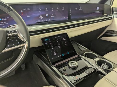 Used 2025 Cadillac Escalade Sport image 15