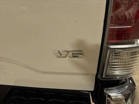 Certified 2023 Toyota Tacoma TRD Off-Road image 27