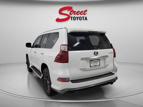 Used 2022 Lexus GX 460 Luxury image 2