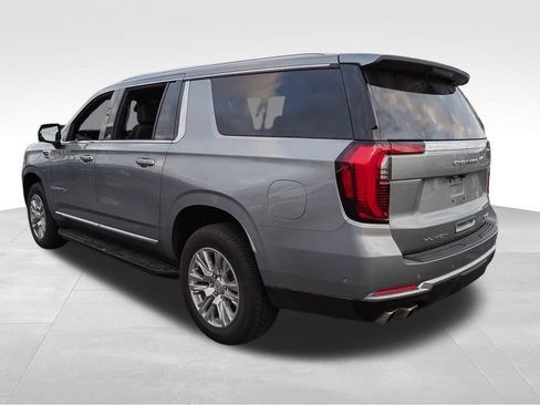 Used 2025 GMC Yukon XL Denali image 5