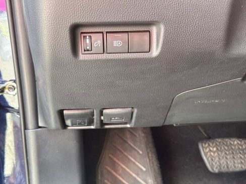 Used 2024 Toyota RAV4 XLE AWD/4WD image 28