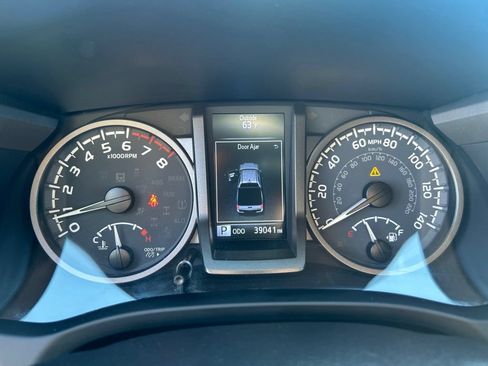 Certified 2023 Toyota Tacoma TRD Sport AWD/4WD image 15