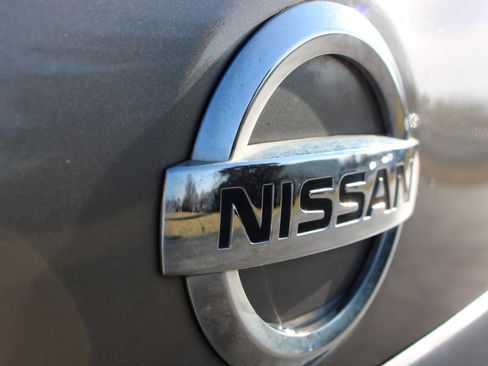 Used 2014 Nissan Quest S image 8