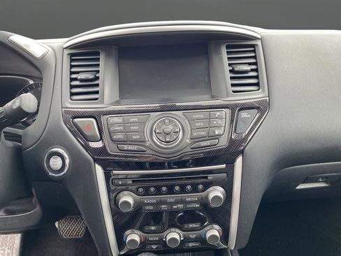 Used 2019 Nissan Pathfinder SL AWD/4WD image 13