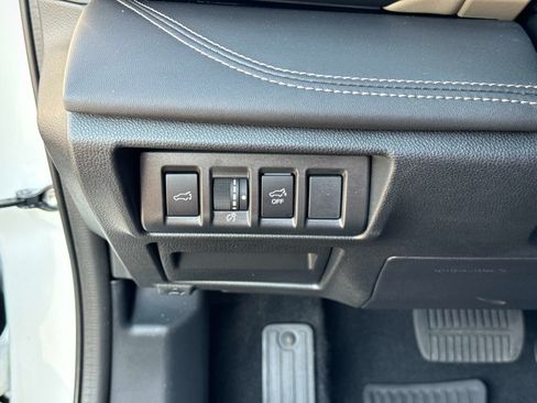 Used 2025 Subaru Outback Limited AWD/4WD image 33