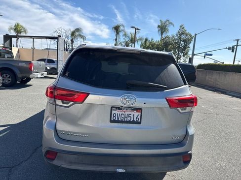 Used 2019 Toyota Highlander XLE image 6