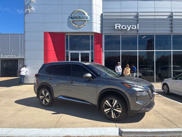 Used 2023 Nissan Rogue SL w/ SL Premium Package FWD image 1