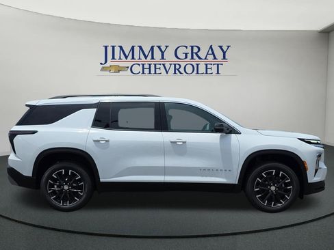 New 2026 Chevrolet Traverse LT w/ Sun and Wheel Package FWD image 6