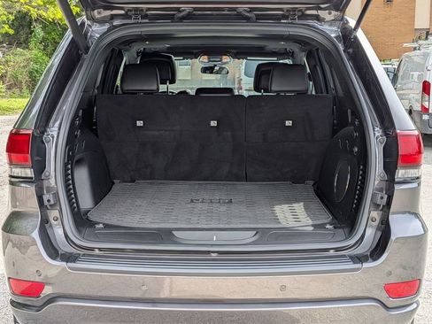 Used 2021 Jeep Grand Cherokee Laredo X AWD/4WD image 6