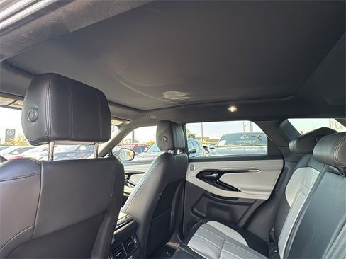 Used 2020 Land Rover Range Rover Evoque R-Dynamic SE image 13
