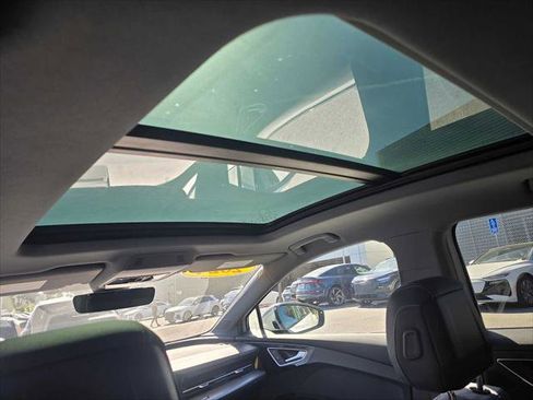 Used 2024 Audi Q4 e-tron Prestige image 22