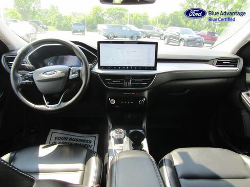 Certified 2025 Ford Escape Platinum AWD/4WD image 4