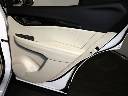 Used 2023 Buick Envision Essence image 31