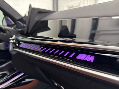 Used 2024 BMW X7 M60i w/ Executive Package image 63
