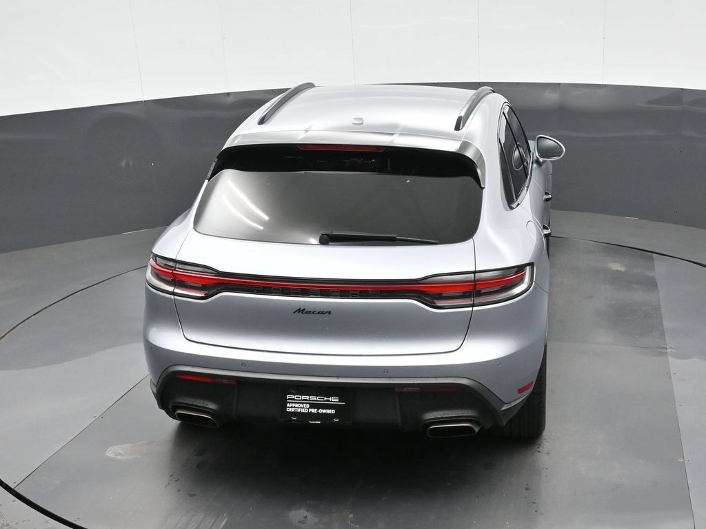 Certified 2022 Porsche Macan AWD/4WD image 29