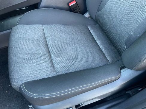 Used 2025 Nissan Rogue SV FWD image 25