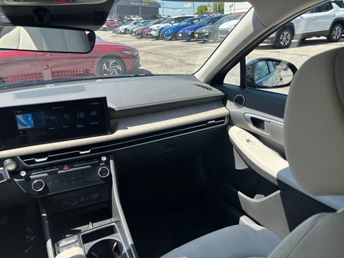 Used 2025 Hyundai Sonata SEL FWD image 30