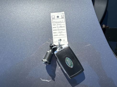 Used 2023 Land Rover Discovery Sport SE image 39