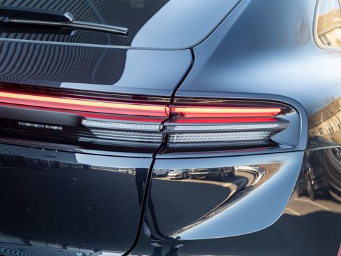 New 2026 Porsche Macan 4 Electric image 40