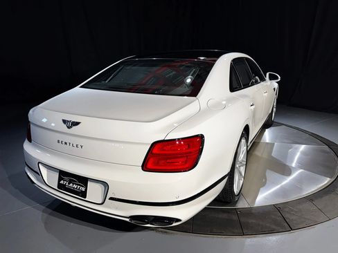 Used 2023 Bentley Flying Spur V8 AWD/4WD image 8
